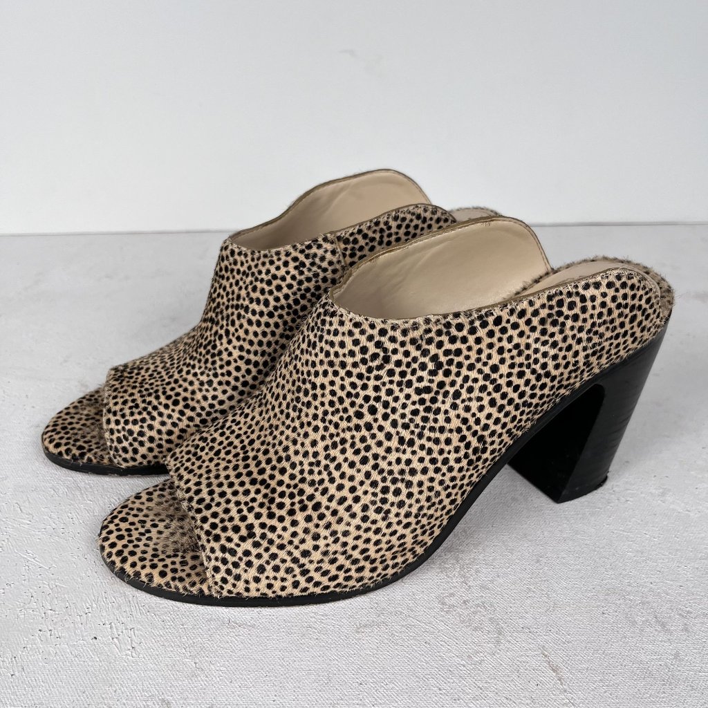 Vince Camuto Mesella Cow Hair Peep Tow Cheetah Block Heel Mules Sandals Sz 7.5